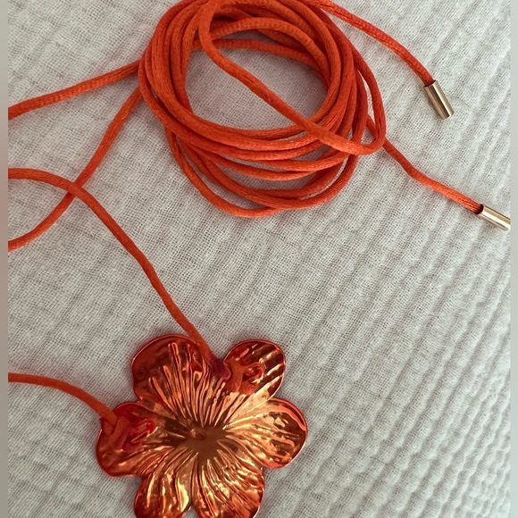 SOLD OU Metallic Flower Wrap Choker Necklace - Picture 4 of 5